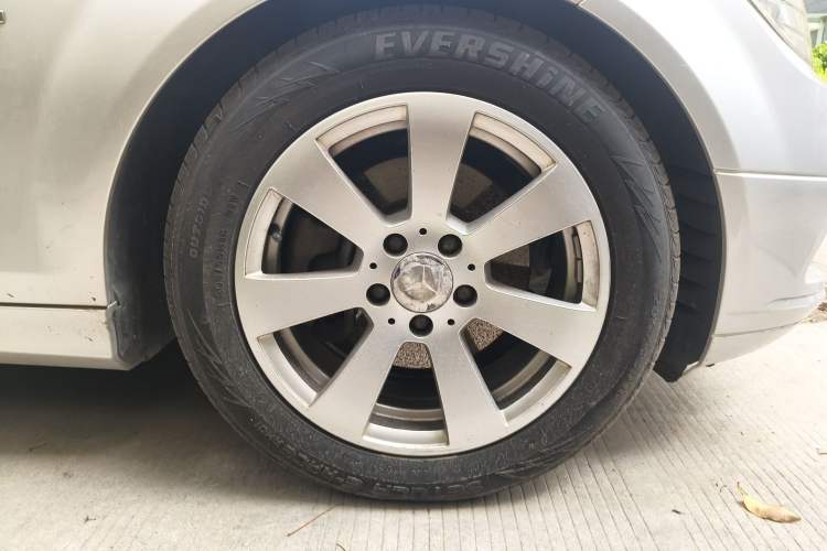 Used Mercedes-Benz C-Class 2010 C 180K Classic model Right Front Wheel Hub
