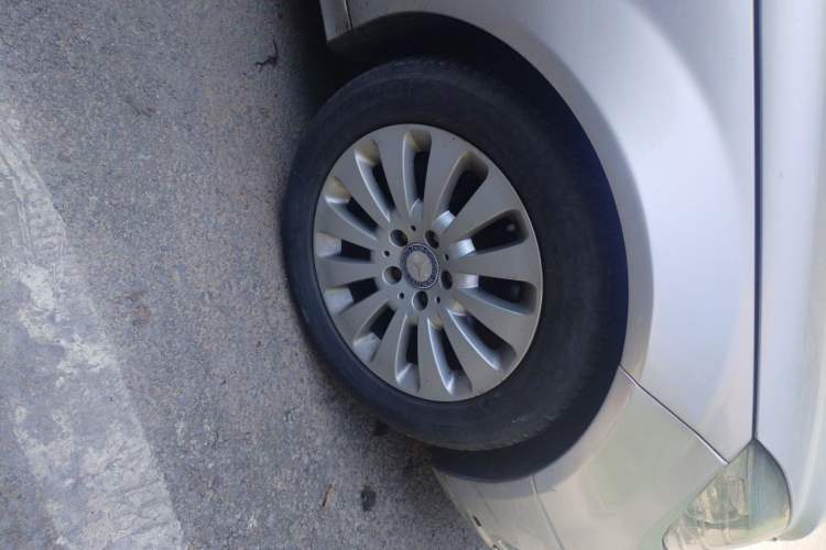 Used Mercedes-Benz C-Class 2010 C 200 CGI Elegance Model Right Front Wheel Hub