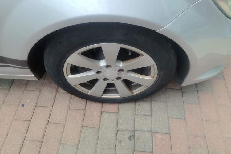 Used Mercedes-Benz C-Class 2010 C 180K Classic model Right Front Wheel Hub