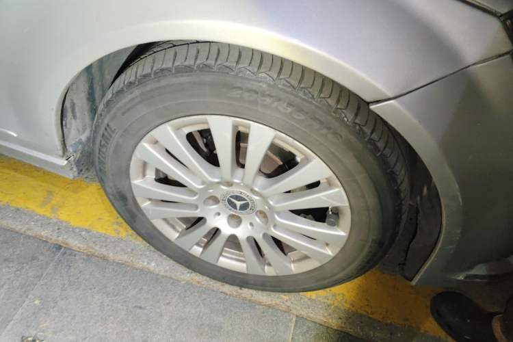 Used Mercedes-Benz C-Class 2010 C 200 CGI Elegance Model Right Front Wheel Hub
