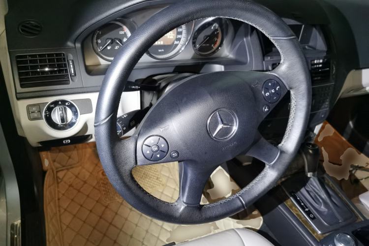 Used Mercedes-Benz C-Class 2010 C 200 CGI Fashion Model Steering Wheel