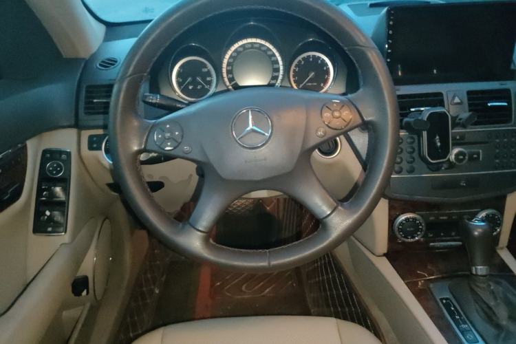 Used Mercedes-Benz C-Class 2010 C 200 CGI Elegance Model Steering Wheel