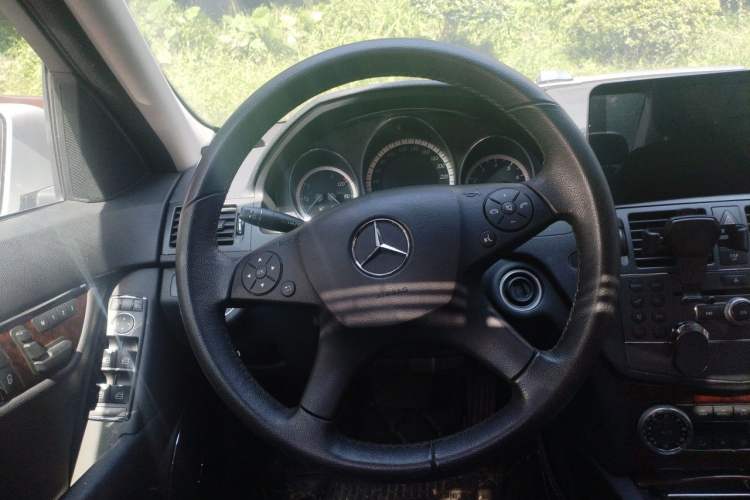 Used Mercedes-Benz C-Class 2010 C 200 CGI Elegance Model Steering Wheel