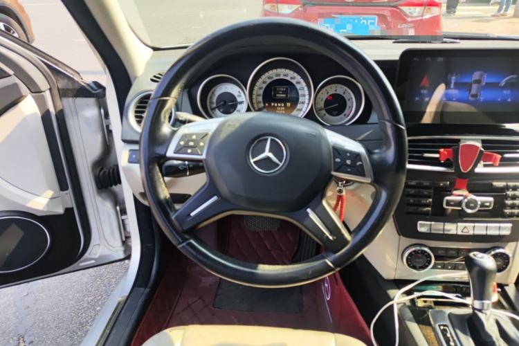 Used Mercedes-Benz C-Class 2010 C 200 CGI Elegance Model Steering Wheel