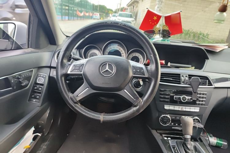 Used Mercedes-Benz C-Class 2010 C 200 CGI Fashion Model Steering Wheel
