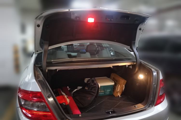 Used Mercedes-Benz C-Class 2010 C 200 CGI Fashion Model Trunk