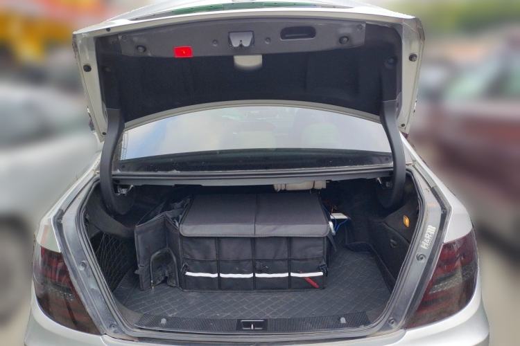 Used Mercedes-Benz C-Class 2010 C 200 CGI Fashion Model Trunk