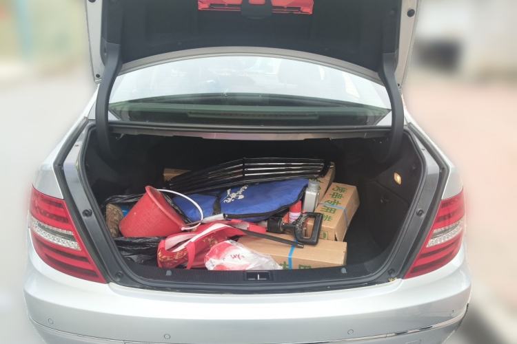 Used Mercedes-Benz C-Class 2010 C 260 CGI Fashion Model Trunk