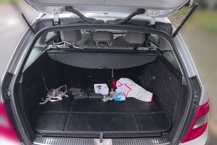 Used Mercedes-Benz C-Class 2010 C 200 CGI Estate Trunk