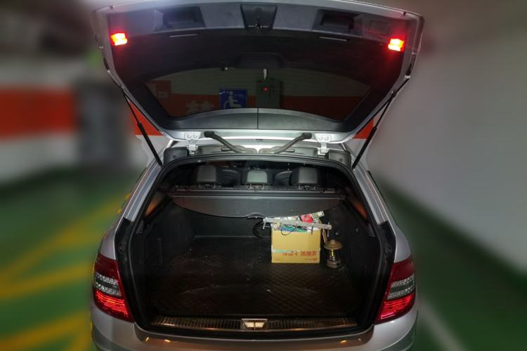 Used Mercedes-Benz C-Class 2010 C 300 Estate Trunk
