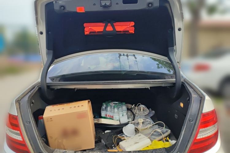 Used Mercedes-Benz C-Class 2010 C 200 CGI Fashion Model Trunk