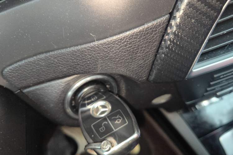 Used Mercedes-Benz C-Class 2010 C 180K Classic model Vehicle Key