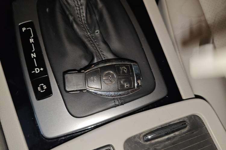 Used Mercedes-Benz C-Class 2010 C 180K Classic model Vehicle Key