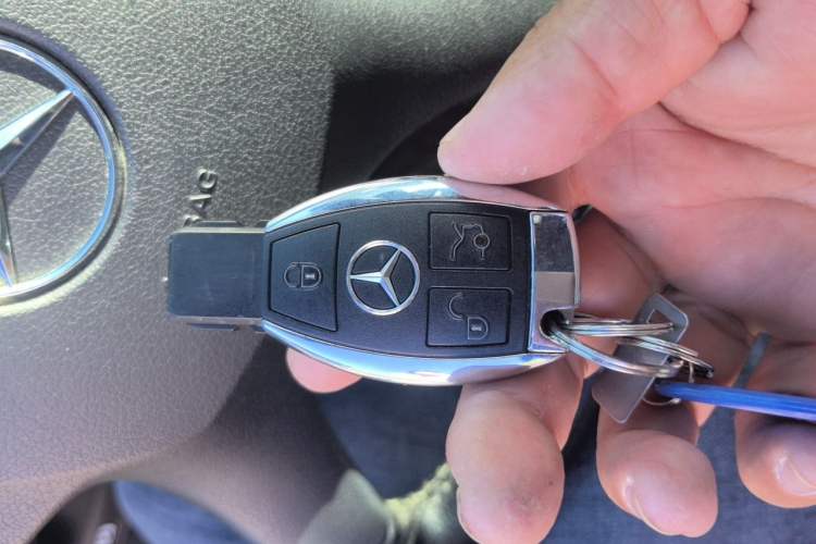 Used Mercedes-Benz C-Class 2010 C 200 CGI Fashion Model Vehicle Key