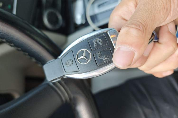 Used Mercedes-Benz C-Class 2010 C 180K Classic model Vehicle Key