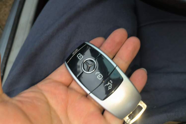 Used Mercedes-Benz C-Class 2010 C 200 CGI Elegance Model Vehicle Key