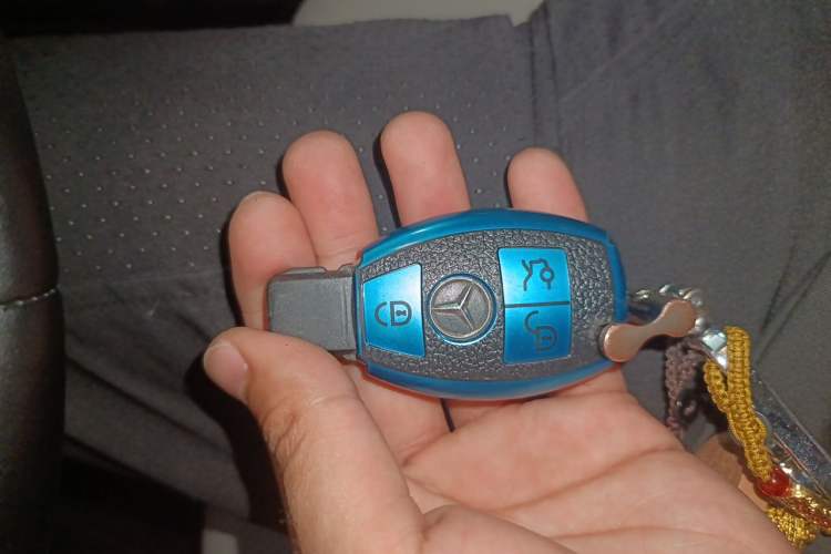 Used Mercedes-Benz C-Class 2010 C 180K Classic model Vehicle Key