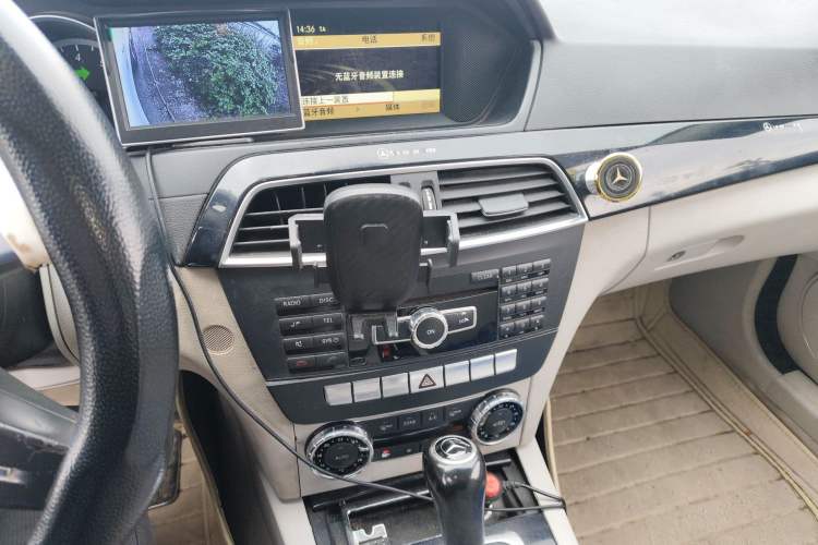 Used Mercedes-Benz C-Class 2010 C 180K Classic model Audio And AC Panel