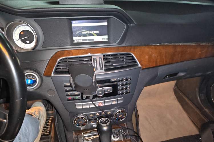 Used Mercedes-Benz C-Class 2010 C 200 CGI Elegance Model Audio And AC Panel