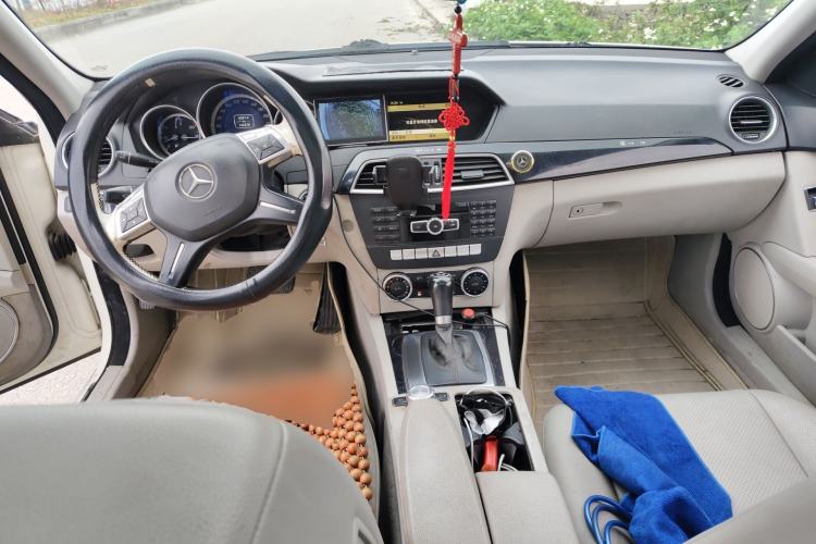 Used Mercedes-Benz C-Class 2010 C 180K Classic model Center Console