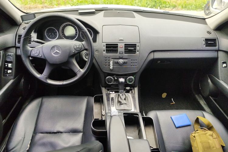 Used Mercedes-Benz C-Class 2010 C 180K Classic model Center Console