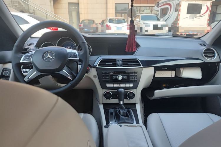 Used Mercedes-Benz C-Class 2010 C 180K Classic model Center Console