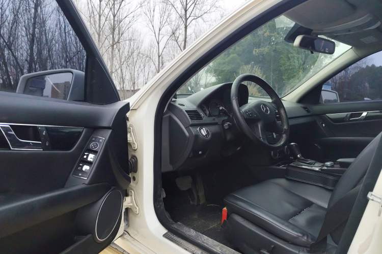 Used Mercedes-Benz C-Class 2010 C 180K Classic model Driver Seat