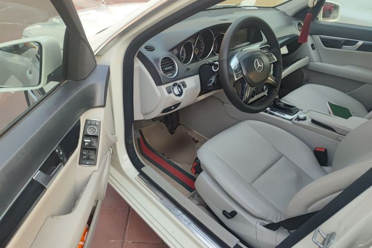 Used Mercedes-Benz C-Class 2010 C 180K Classic model Driver Seat