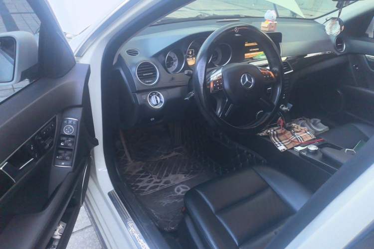 Used Mercedes-Benz C-Class 2010 C 200 CGI Fashion Model Driver Seat