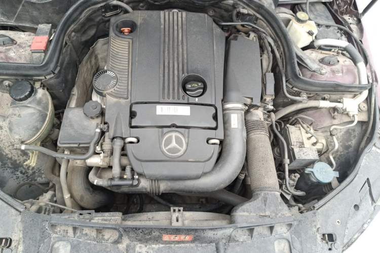 Used Mercedes-Benz C-Class 2010 C 200 CGI Elegance Model Engine Bay