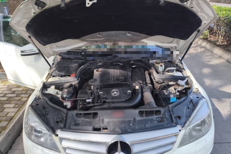Used Mercedes-Benz C-Class 2010 C 200 CGI Fashion Model Engine Bay