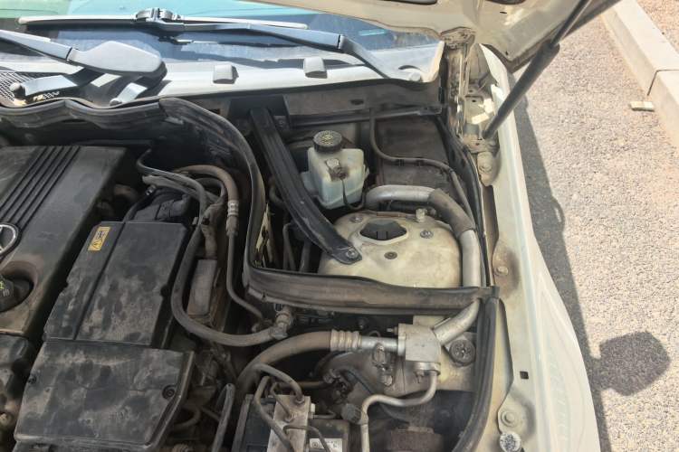 Used Mercedes-Benz C-Class 2010 C 180K Classic model Engine Bay Left