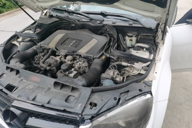 Used Mercedes-Benz C-Class 2010 C 300 Estate Engine Bay Left
