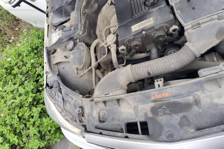 Used Mercedes-Benz C-Class 2010 C 180K Classic model Engine Bay Right
