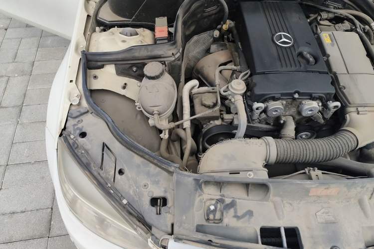 Used Mercedes-Benz C-Class 2010 C 180K Classic model Engine Bay Right