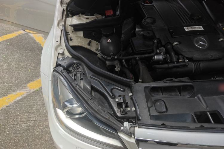 Used Mercedes-Benz C-Class 2010 C 200 CGI Fashion Model Engine Bay Right