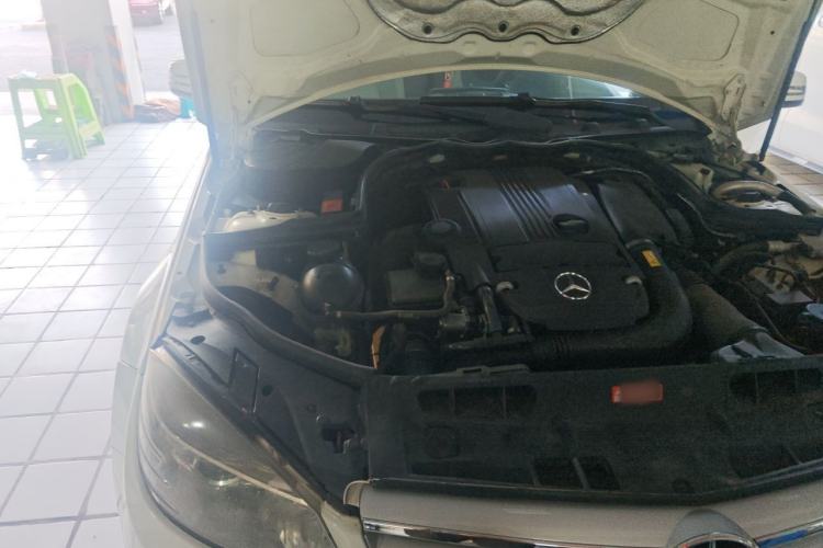 Used Mercedes-Benz C-Class 2010 C 200 CGI Elegance Model Engine Bay Right
