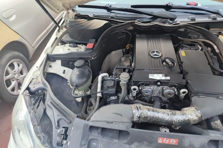 Used Mercedes-Benz C-Class 2010 C 180K Classic model Engine Bay Right