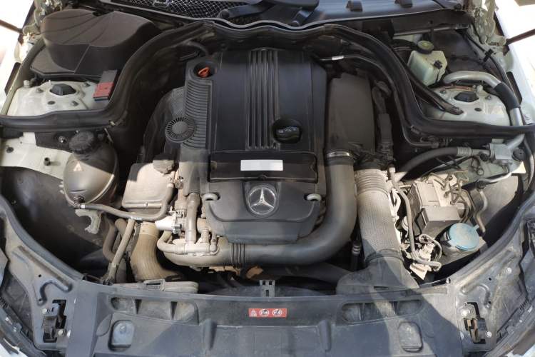 Used Mercedes-Benz C-Class 2010 C 200 CGI Elegance Model Engine Bay