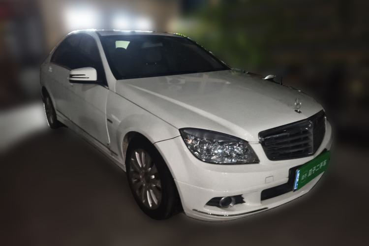 Used Mercedes-Benz C-Class 2010 C 200K Standard Model Front Right 45 Deg