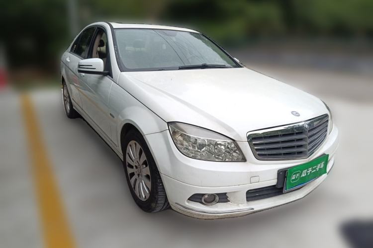 Used Mercedes-Benz C-Class 2010 C 200 CGI Elegance Model Front Right 45 Deg