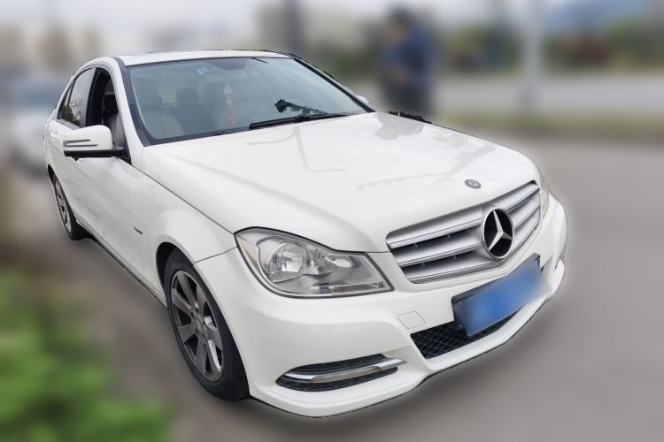 Used Mercedes-Benz C-Class 2010 C 180K Classic model Front Right 45 Deg