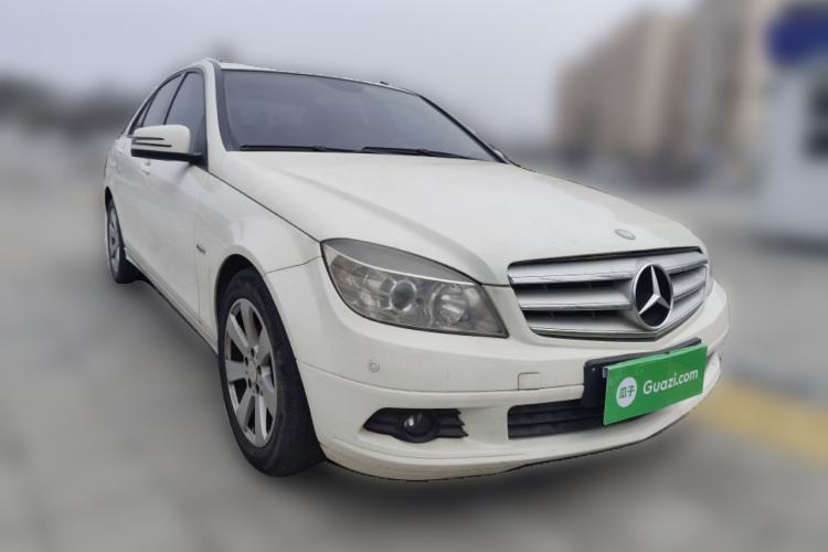 Used Mercedes-Benz C-Class 2010 C 180K Classic model Front Right 45 Deg