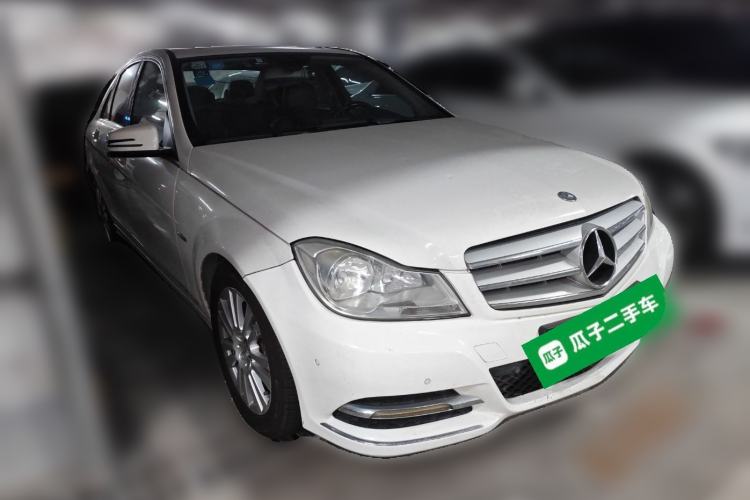 Used Mercedes-Benz C-Class 2010 C 200 CGI Elegance Model Front Right 45 Deg