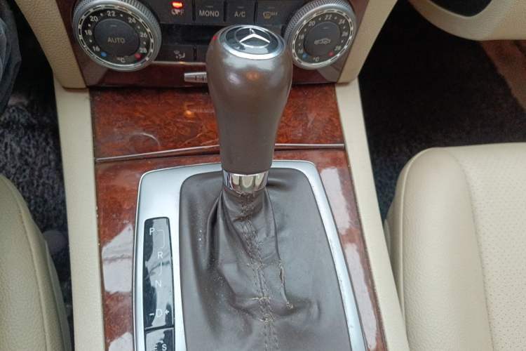 Used Mercedes-Benz C-Class 2010 C 200 CGI Elegance Model Gear Lever