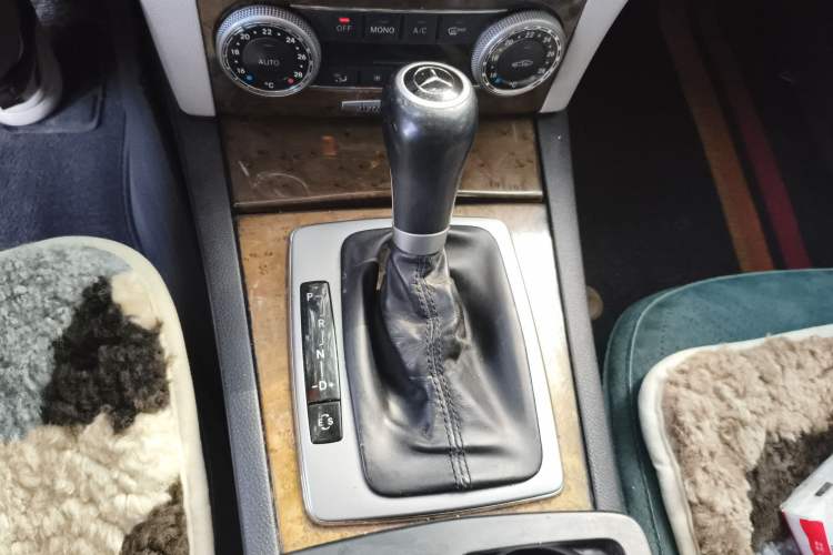 Used Mercedes-Benz C-Class 2010 C 200 CGI Fashion Model Gear Lever