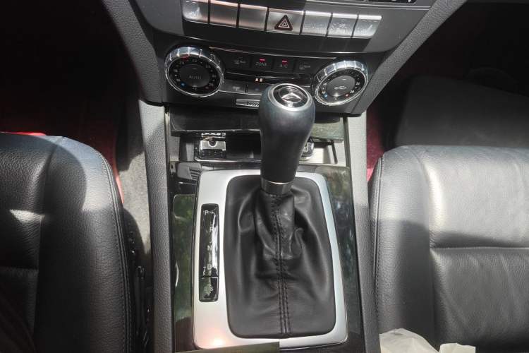 Used Mercedes-Benz C-Class 2010 C 200 CGI Fashion Model Gear Lever