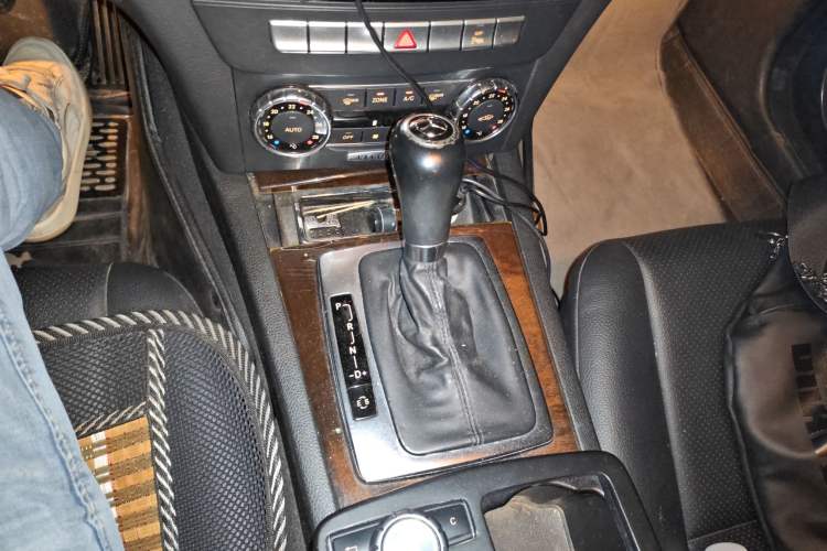 Used Mercedes-Benz C-Class 2010 C 200 CGI Elegance Model Gear Lever
