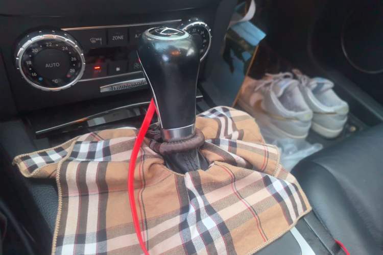 Used Mercedes-Benz C-Class 2010 C 200 CGI Fashion Model Gear Lever