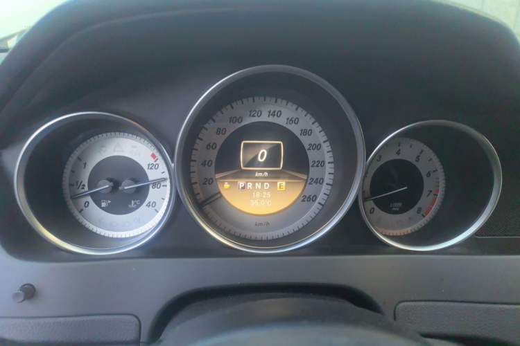 Used Mercedes-Benz C-Class 2010 C 200 CGI Fashion Model Instrument Cluster